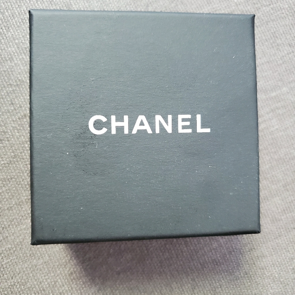 Chanel necklace box